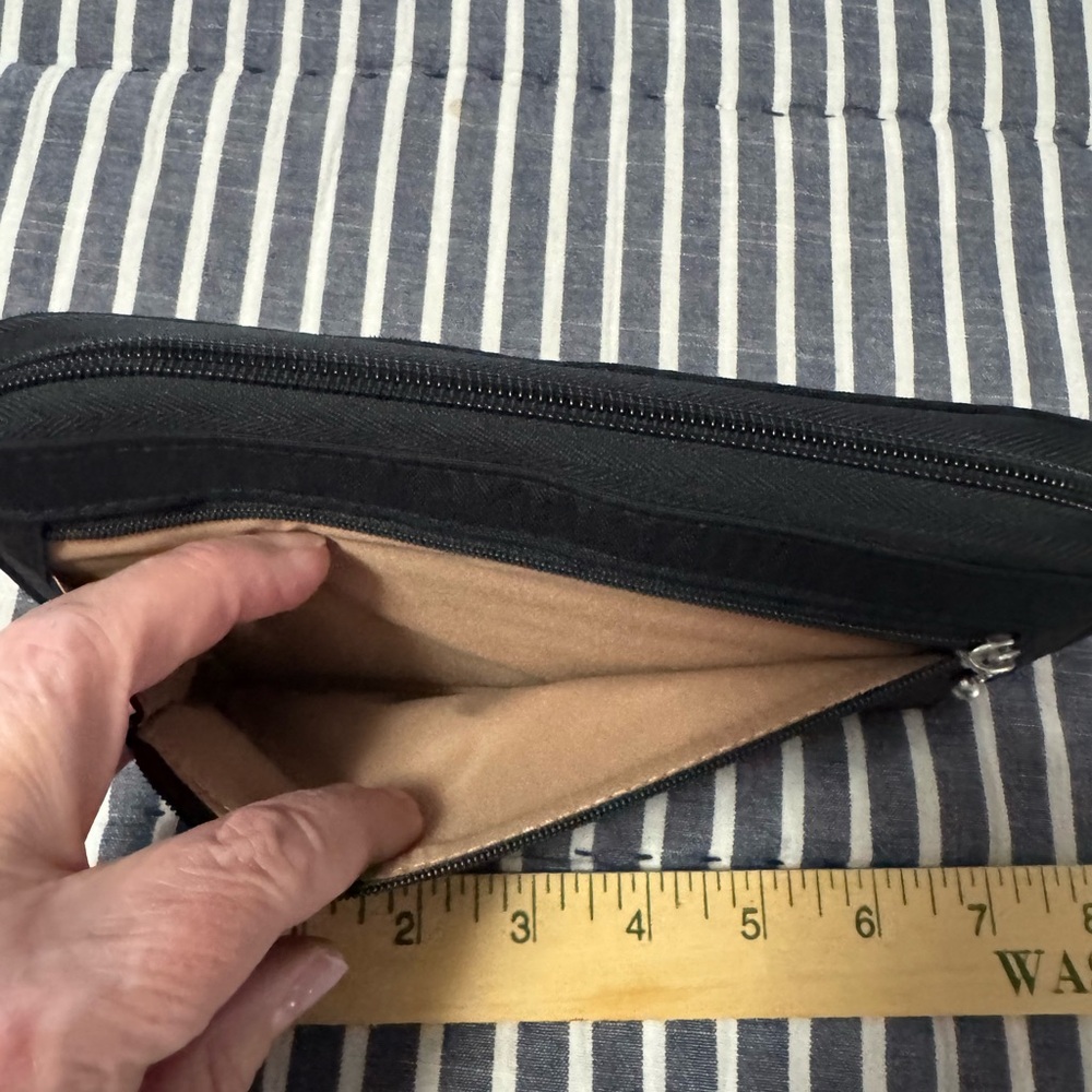 Thirty-One wallet, very good condition